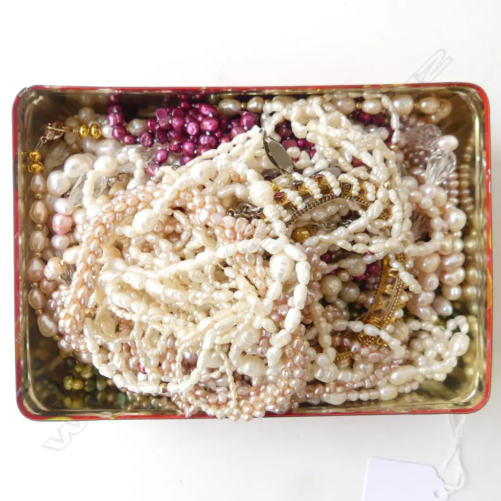 ASST. PEARL NECKLACES Image 1++