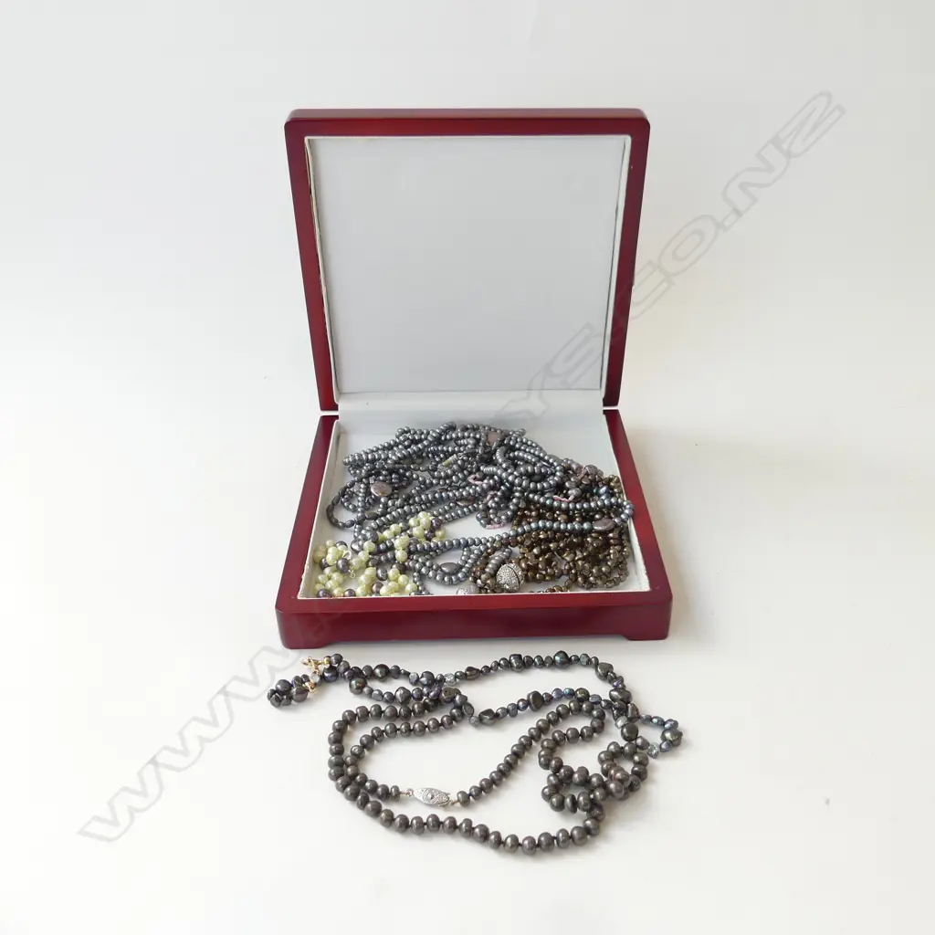 ASST. DARK PEARL NECKLACES Image 1++