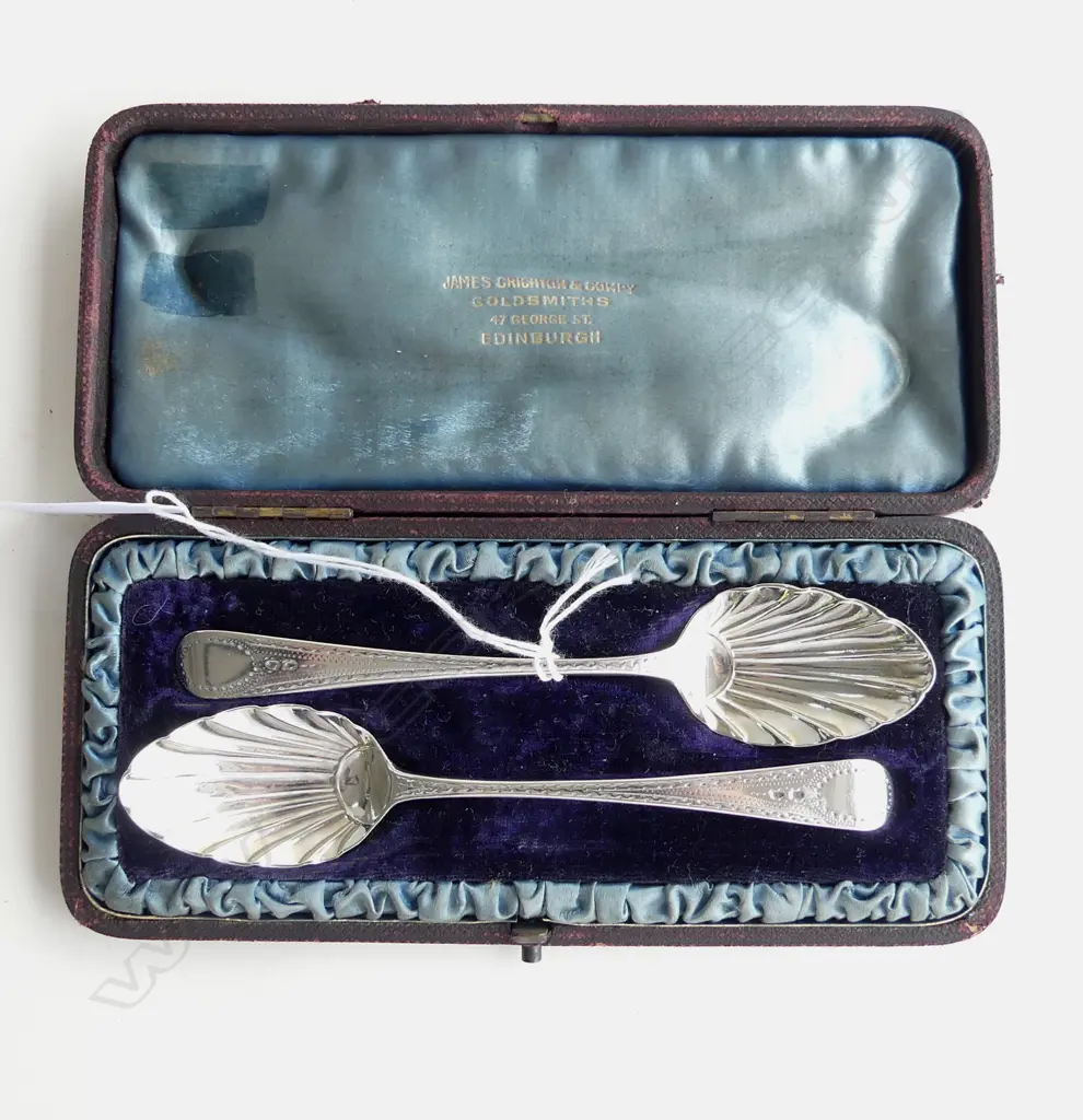 GEORGIAN SILVER TEASPOONS BRIGHT CUT DECORATION, BOXED, 33gm Image 1++