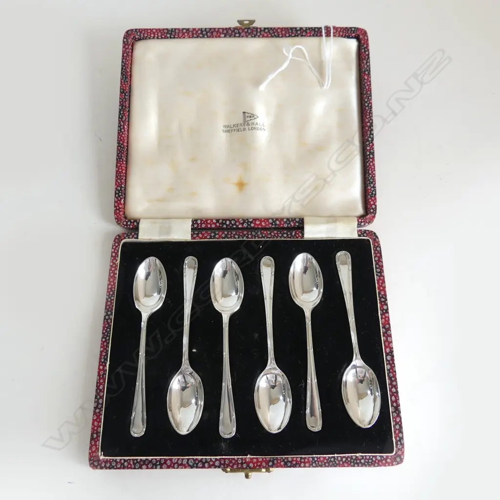 6 BOXED SILVER TEASPOONS, SHEFFIELD 1950, 53gm Image 1++