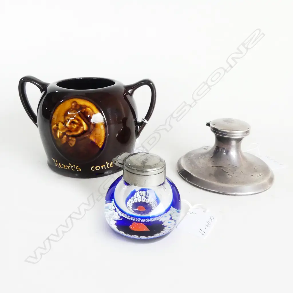 3 PCS; SILVER INKWELL, BIRM.1920 (dents) 180gm (weighted base?), VINTAGE CAITHNESS SCOT. INKWELL, RD 'HEARTS CONTENT' SB Image 1++