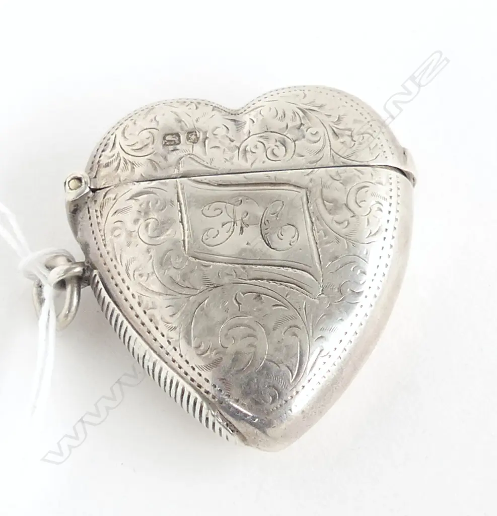 EDWARDIAN SILVER VESTA HEART SHAPE Scroll engraved Chester 1906 by William Neale Image 1++