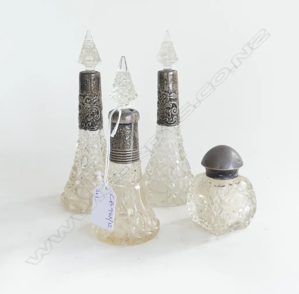4 STG CAPPED CRYSTAL BOTTLES H.160mm Image 1++