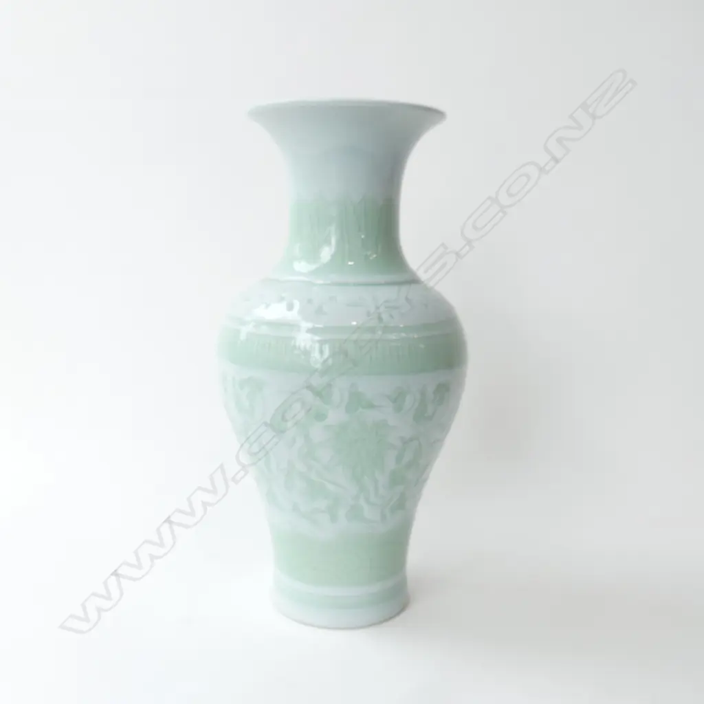 CHINESE CELADON VASE H.340mm Image 1++