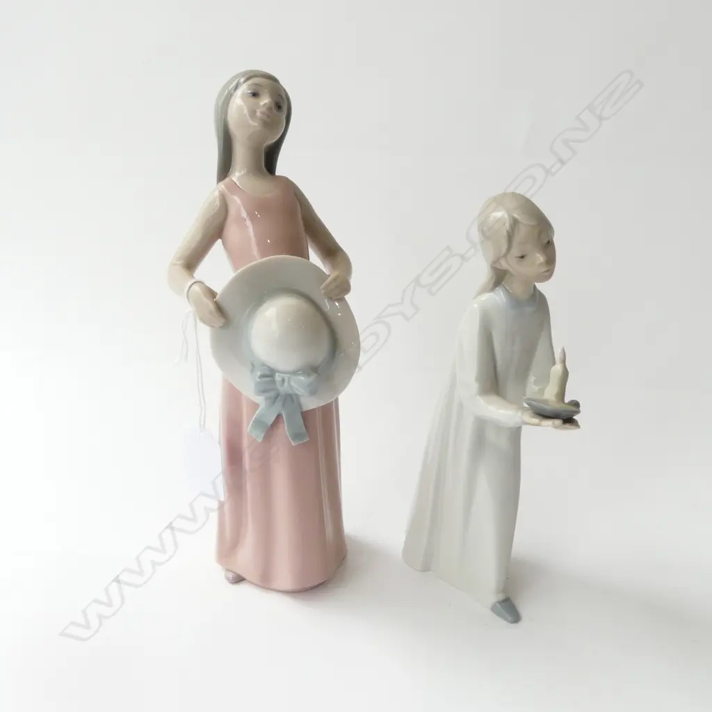 2 FIGURINES; NAO GIRL w. CANDLE & LLADRO GIRL w. HAT H.250mm Image 1++