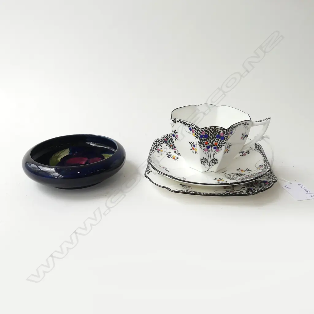 SHELLEY TRIO AF + MOORCROFT PIN DISH 110mm dia Image 1++