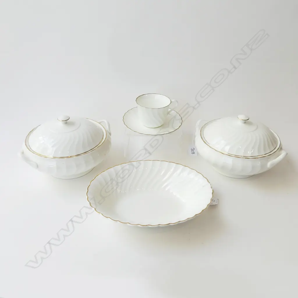 2 WEDGWOOD WHITE CHINA TUREENS BOWL L260MM & C/S Image 1++