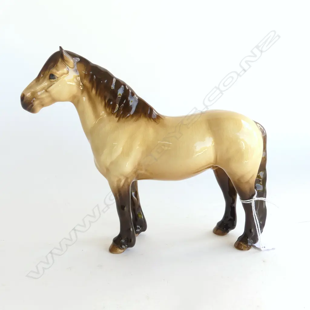 BESWICK HIGHLAND PONY H.175mm (Ear Repaired) Image 1++