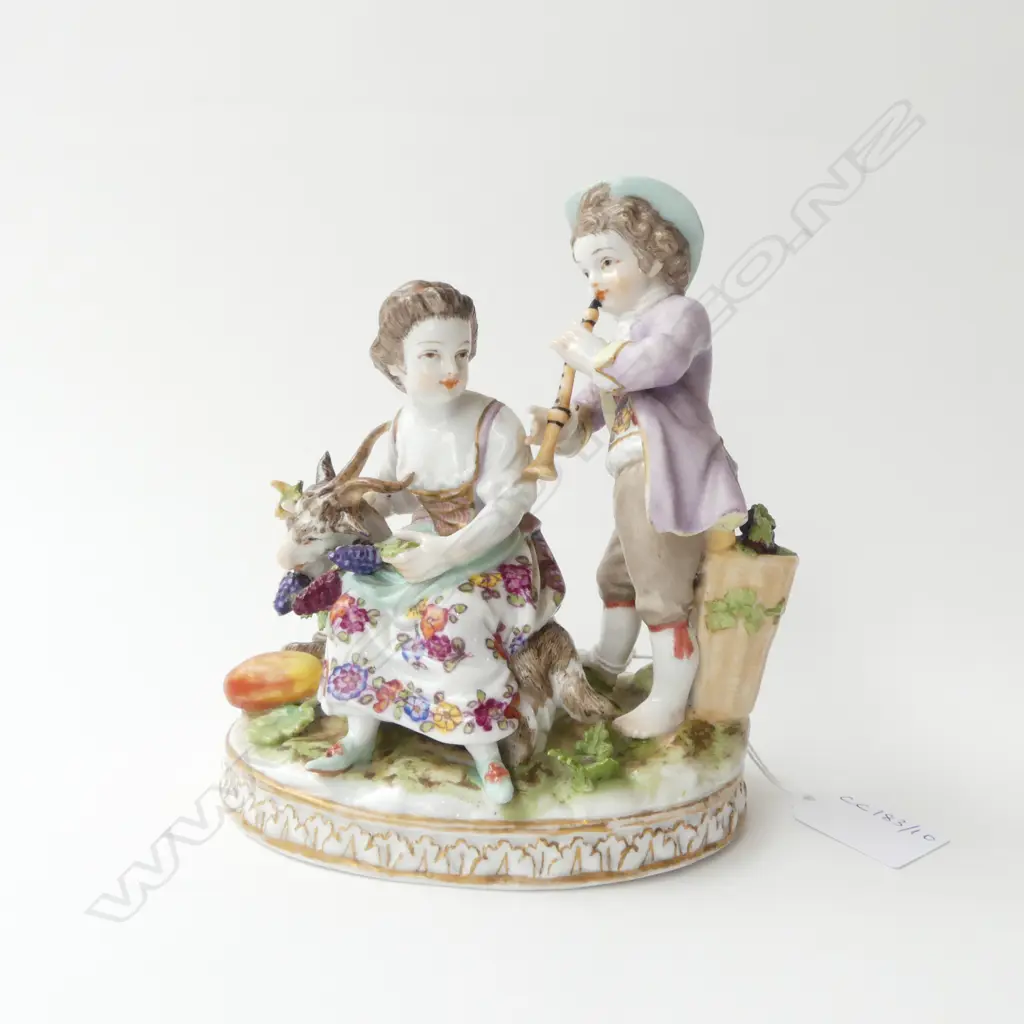 ANTIQUE DRESEN FIGURE GROUP H.160mm Image 1++