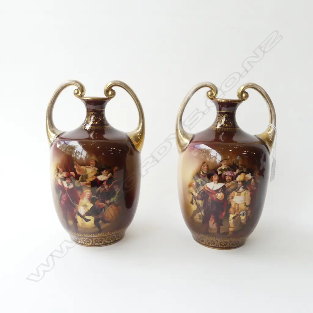 PR EUROPEAN PORCELAIN URNS H.240mm Image 1++