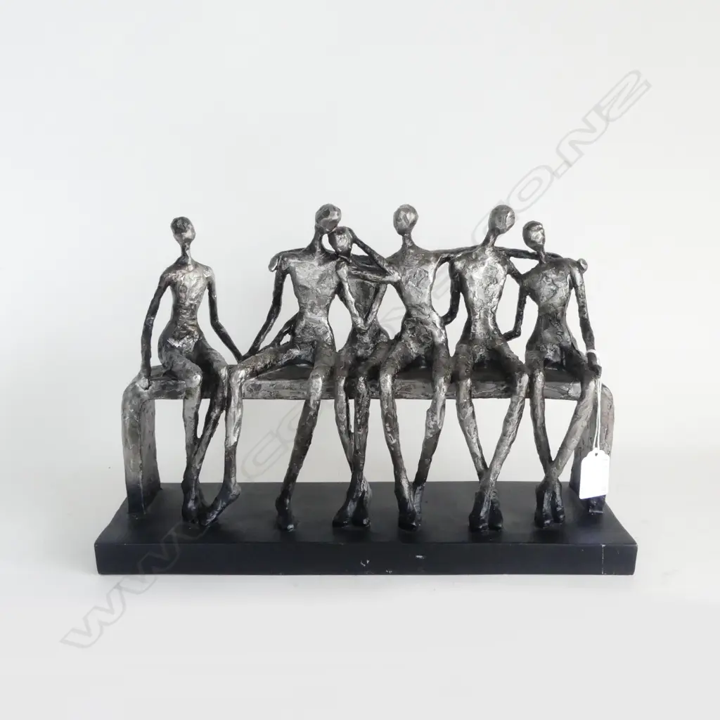 6 FIGURES SILVER RESIN SCULPTURE 370x110x250mm Image 1++