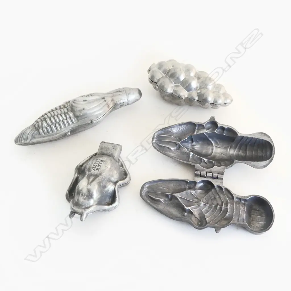 4 VINTAGE PEWTER ICE CREAM MOULDS; GRAPES, CORN COB, LOBSTER & FROG Image 1++