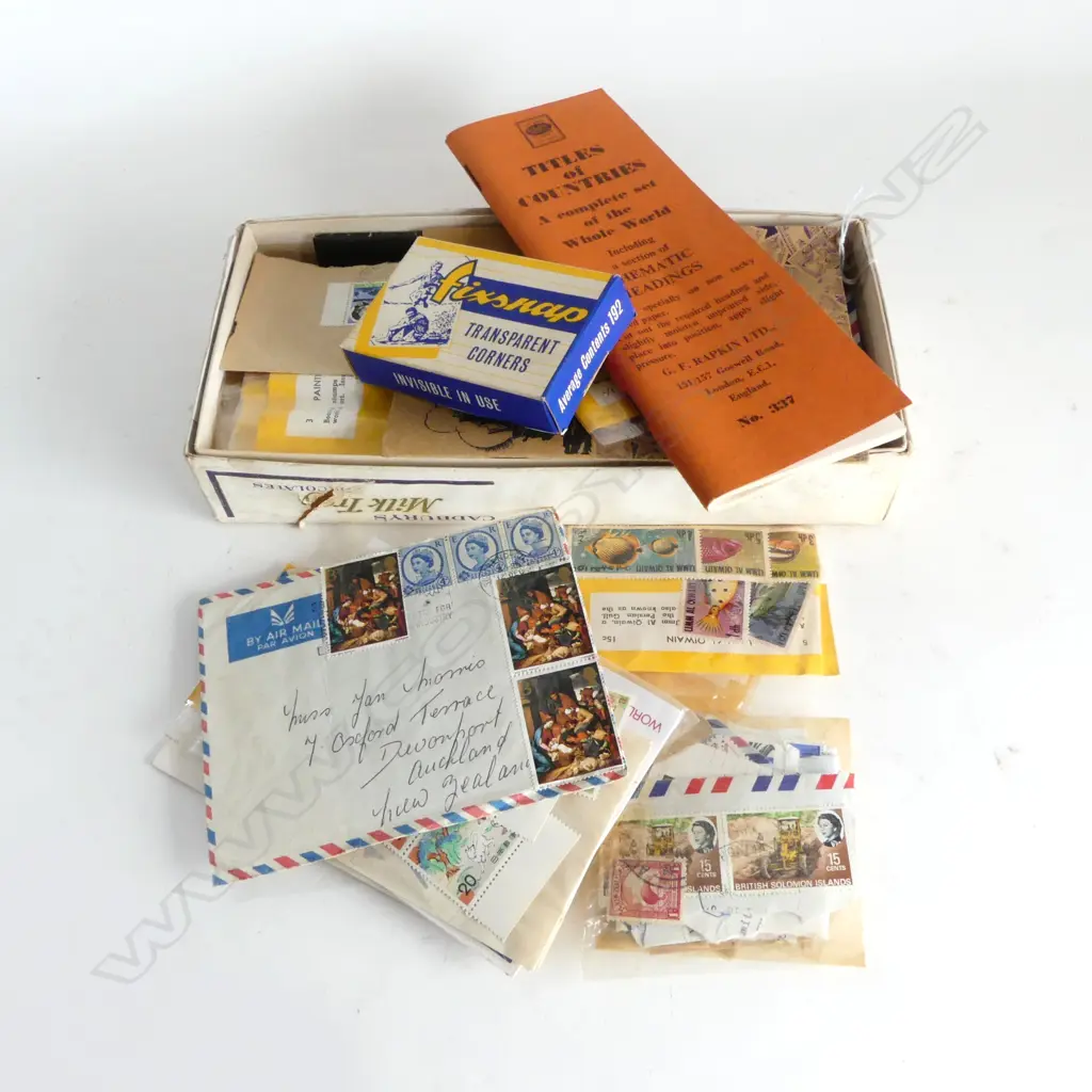 WORLD STAMPS & PARAPHERNALIA Image 1++