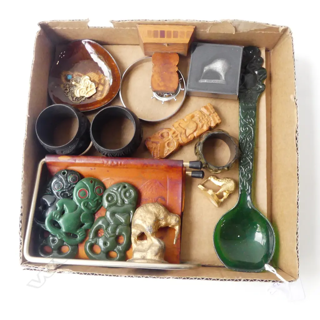 ASST. NZ / MAORI SOUVENIRS; TIKI ETC Image 1++