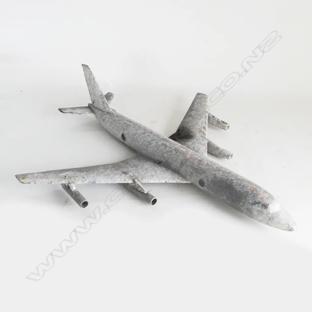 ALUMINIUM BOEING 707 MODEL, L.480mm (surface corroded) Image 1++