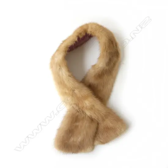 VINTAGE FUR COLLAR