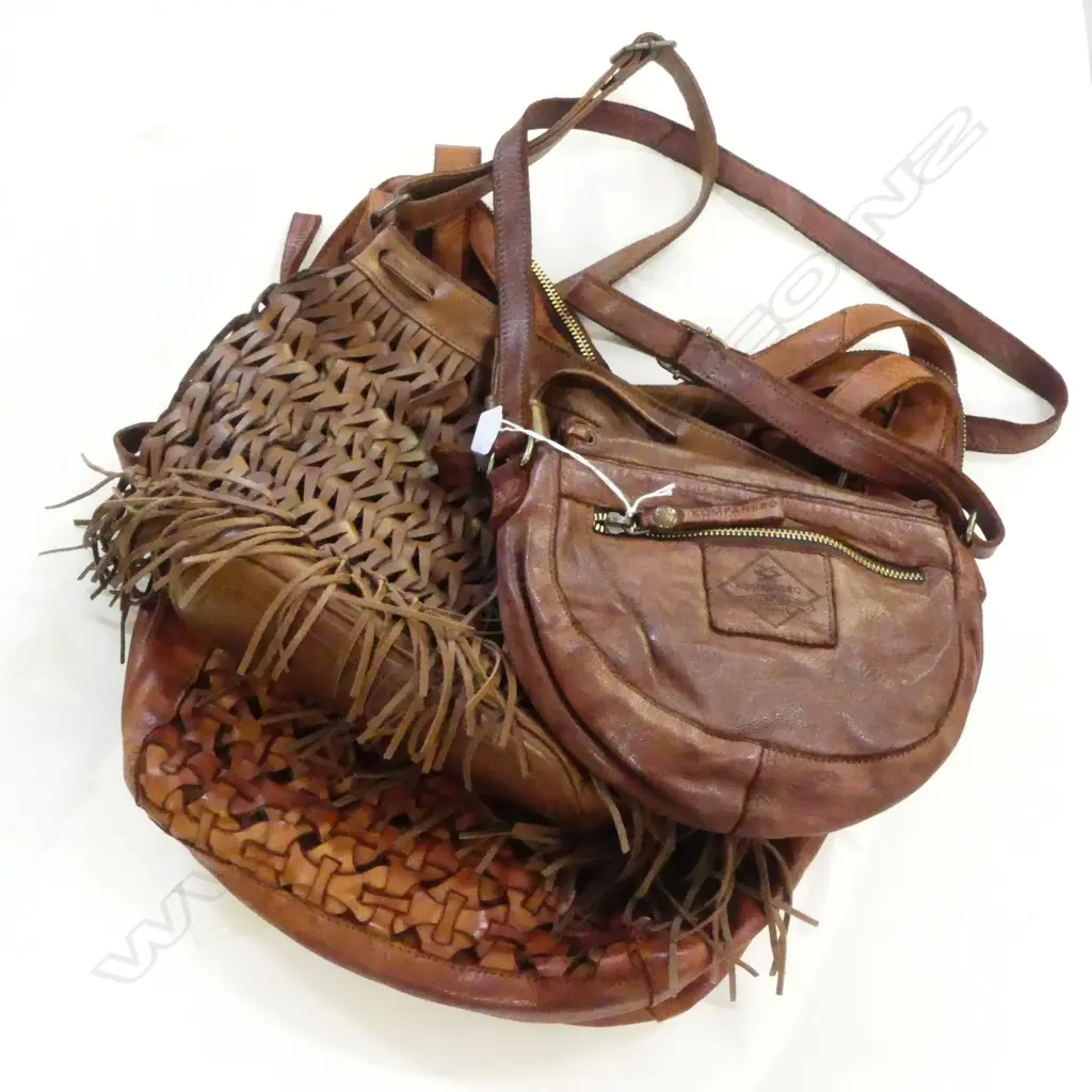 3 BROWN LEATHER HAND BAGS BY KOMPANERO Image 1++