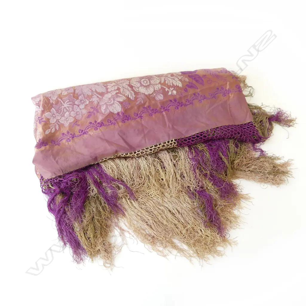 VINTAGE SILK SHAWL slight damage to part of long fringe Image 1++