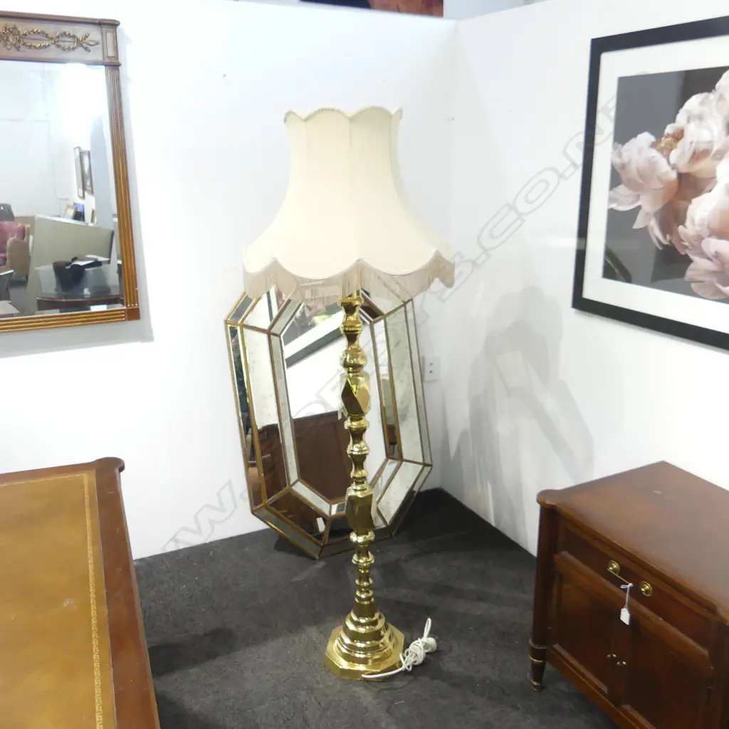 STANDARD LAMP; POLISHED BRASS STAND H.1640mm Image 1++