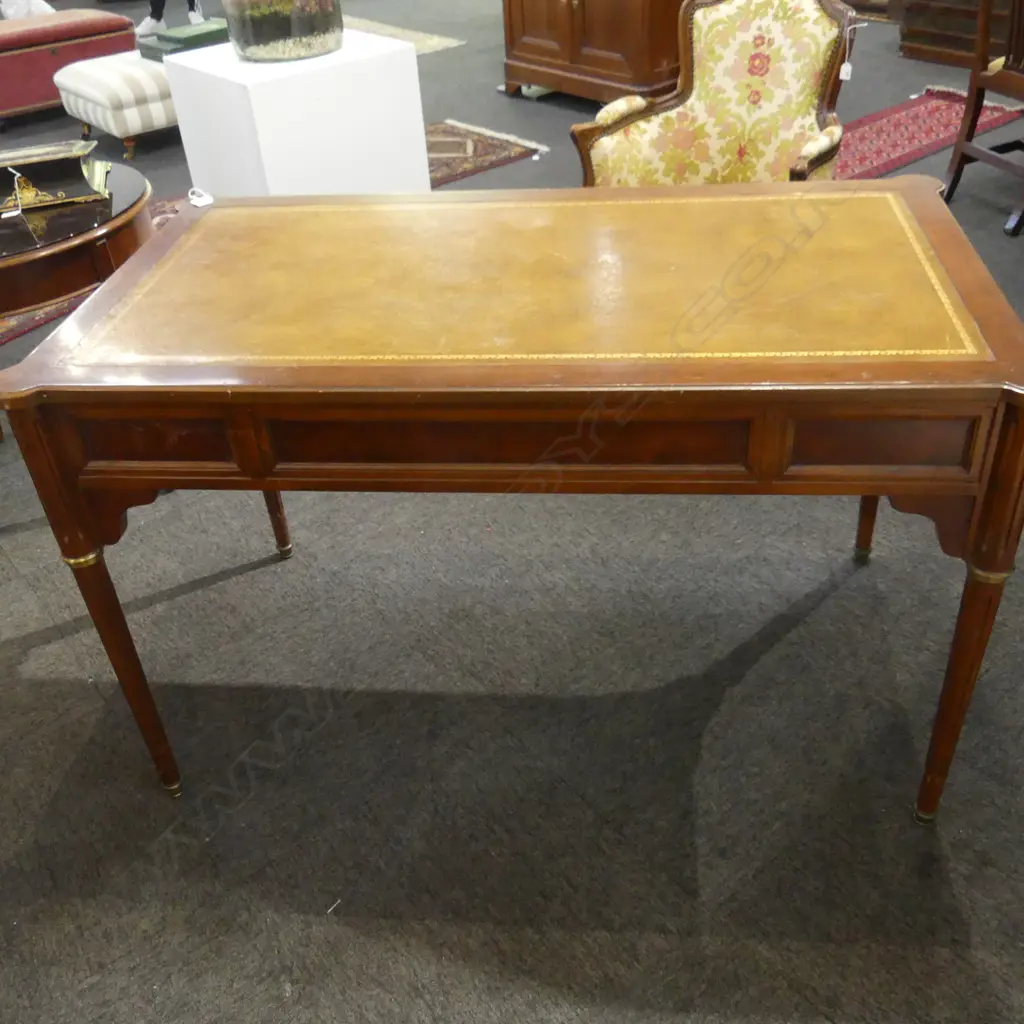 MAHOGANY DESK 1270x710x770mm Image 1++