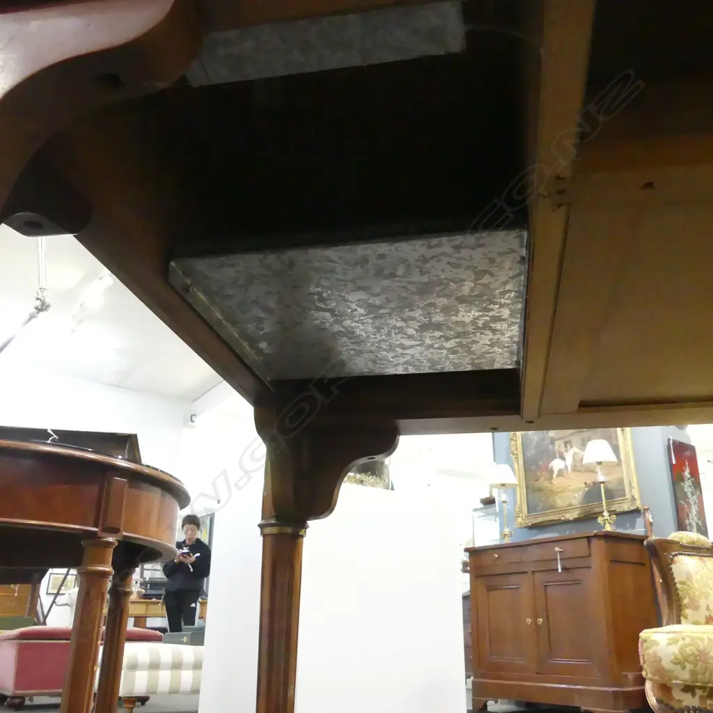 MAHOGANY DESK 1270x710x770mm Image 1++