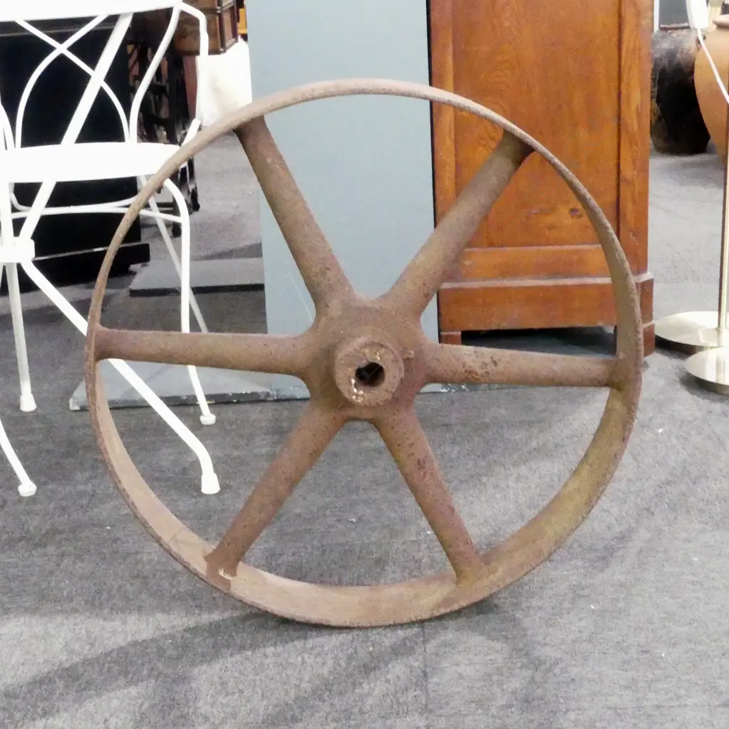 OLD CAST IRON WHEEL 660mm dia Image 1++
