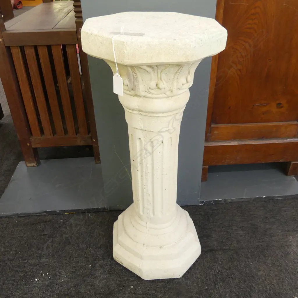 MARBLE CHIP AND CONCRETE CLASSICAL GARDEN PLINTH H 650 MM Image 1++