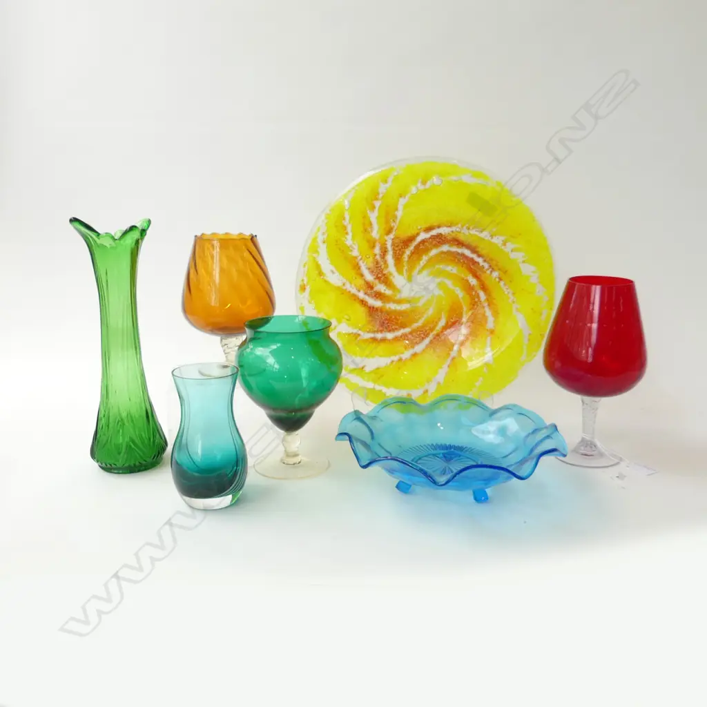7 PCES ART GLASS INCL. REVITAGLASS BOWL 310mm dia Image 1++
