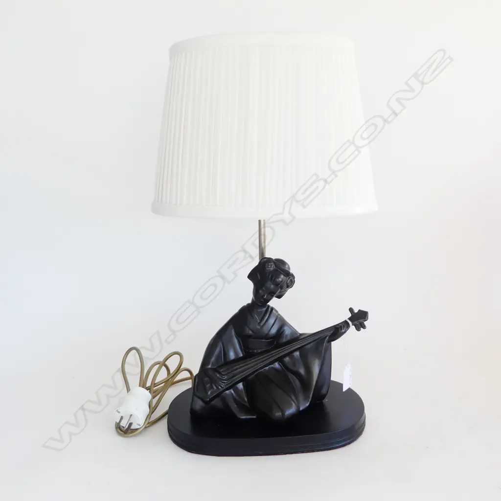 1960'S GEISHA LADY LAMP PLEATED SHADE  Image 1++