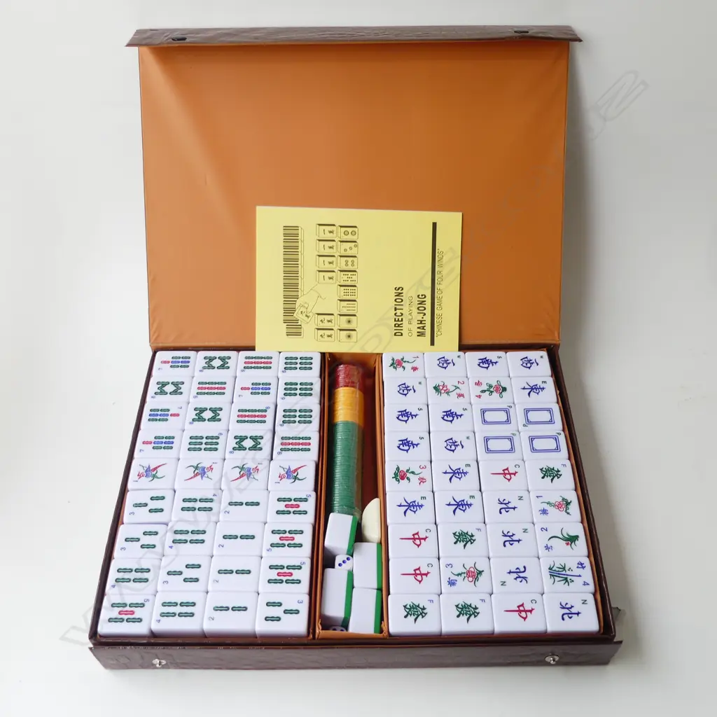 MAHJONG SET, CASED Image 1++