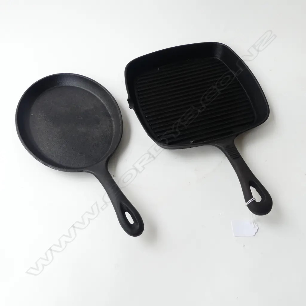 2 CAST IRON GRILL PANS L.380mm Image 1++