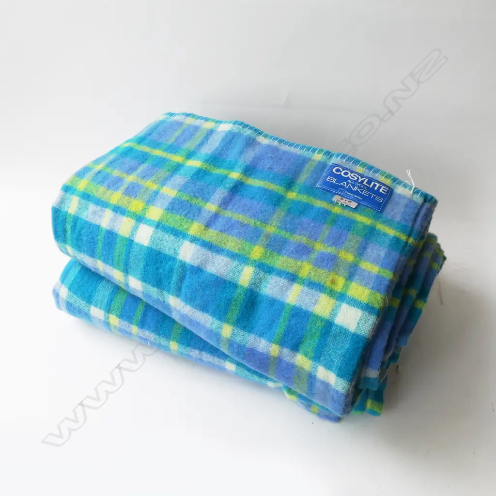 2 'COSYLITE' BLUE WOOL BLANKETS 810x990mm Image 1++