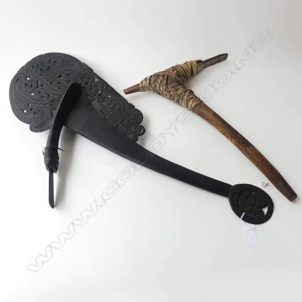 TROBRIAND ISLANDS FINELY CARVED HAFTED AXE L.670mm + OTHER  Image 1++