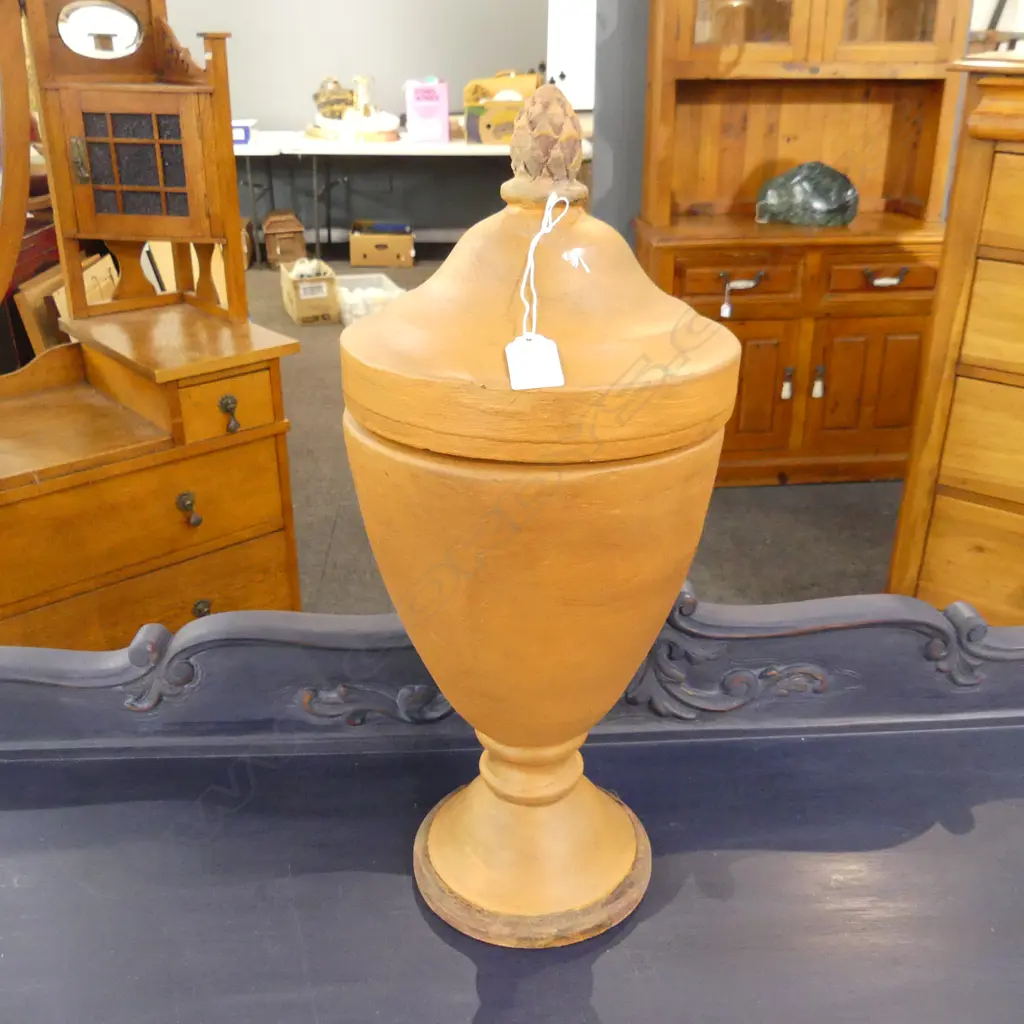 TERRACOTTA LIDDED URN H 510 MM Image 1++