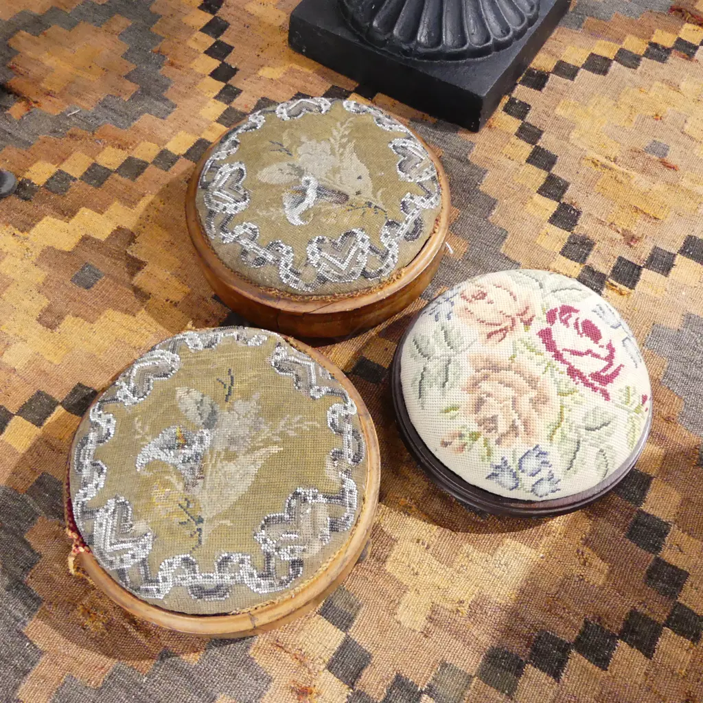 3 VINTAGE ROUND FOOTRESTS (PR 280mm dia + 1) Image 1++