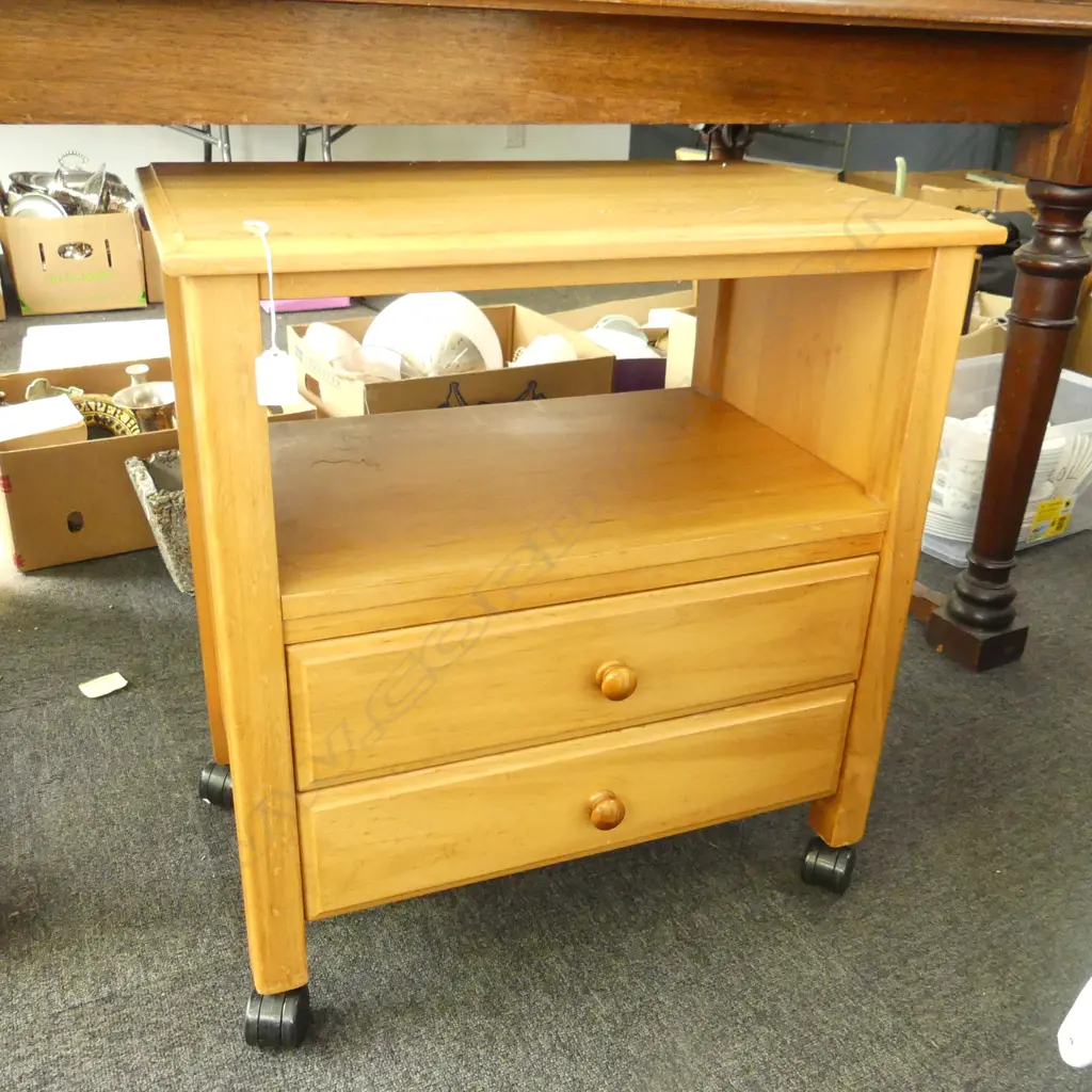 WOODEN CABINET ON WHEELS 620x400x670mm Image 1++
