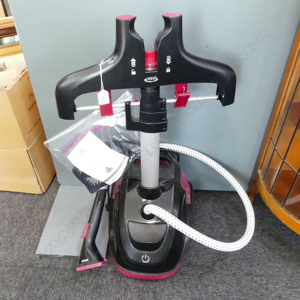 TEFAL MASTER PRECISION 360 CLOTHING STEAMER - WORKING. ALONG WITH INSTRUCTIONS, ETC. Image 1++