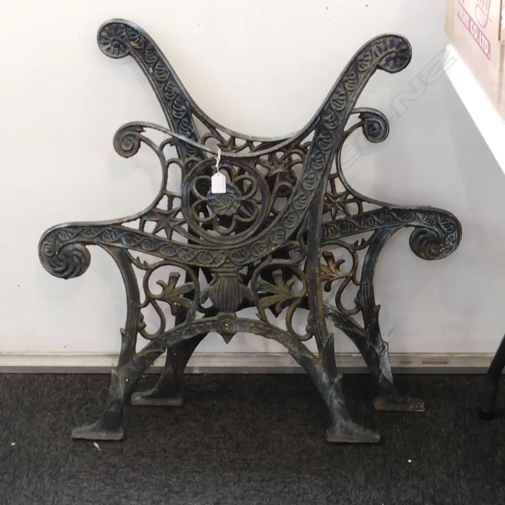 CAST IRON BENCH SEAT ENDS Image 1++