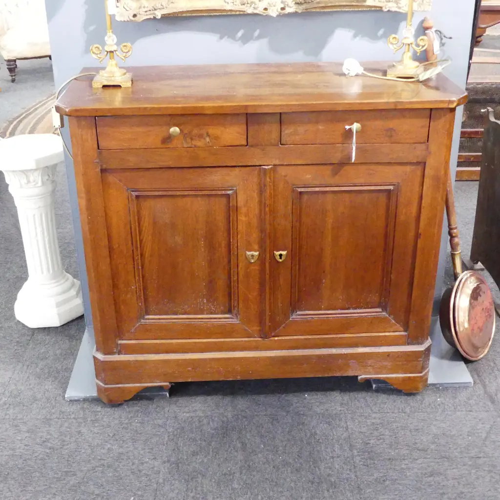 GEORGIAN STYLE CABINET 990x425x865mm Image 1++