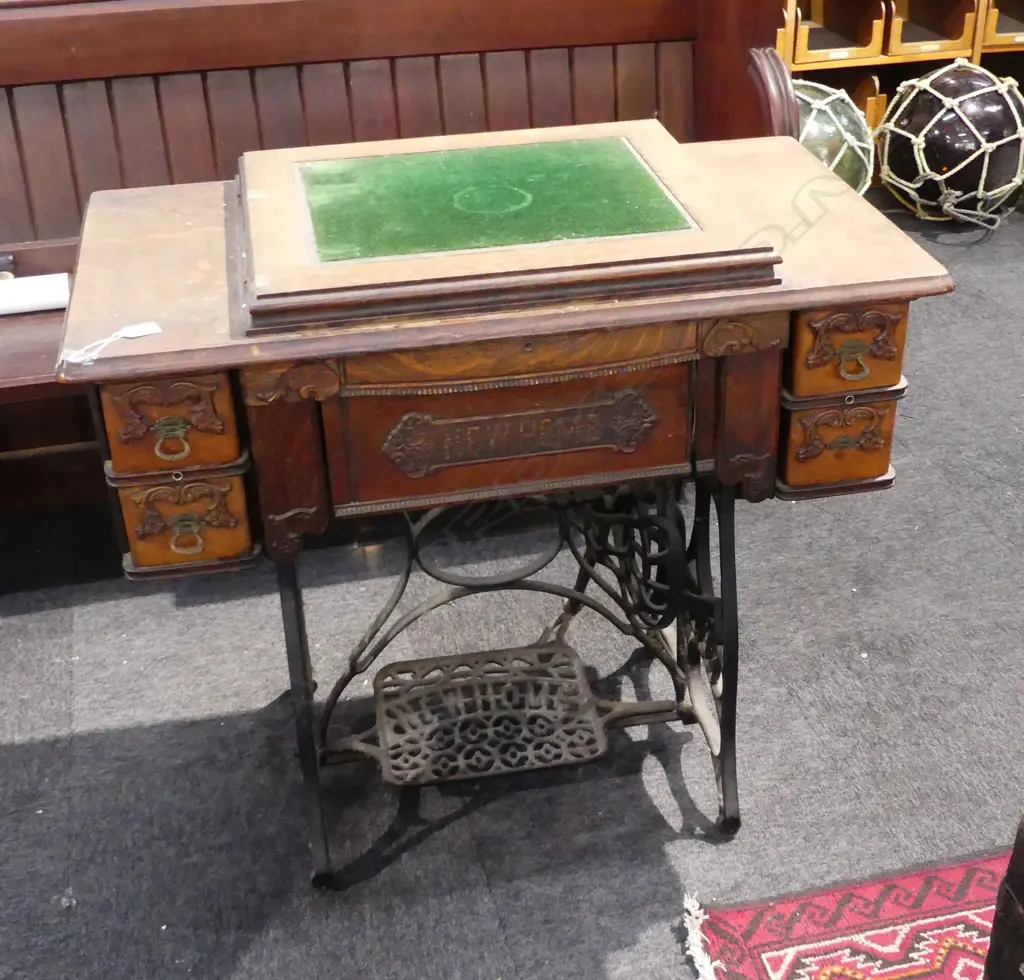 OAK 'NEW HOME' SEWING MACHINE 880x480x790mm Image 1++