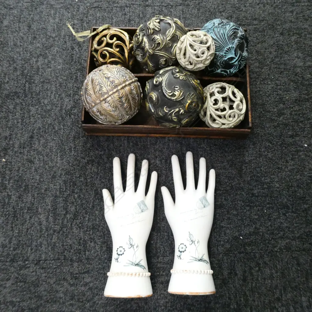 DECORATIVE BALLS, 2 RESIN HANDS (REPAIRED), WOODEN TRAY Image 1++