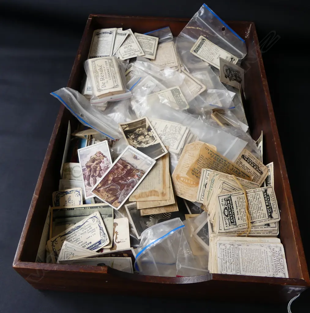 ASST. CIGARETTE CARDS Image 1++