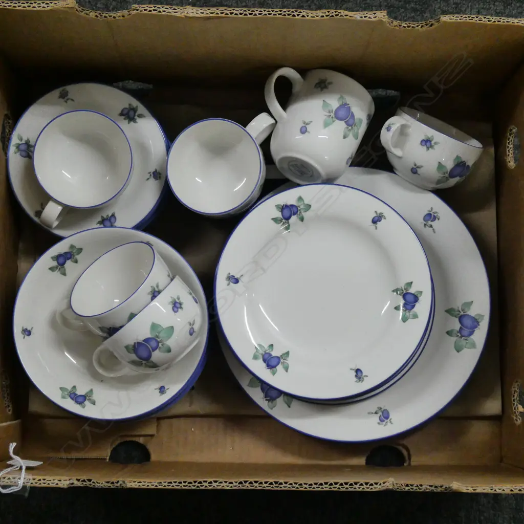 R/DOULTON  PART SERVICE BLUE BERRY PAT Image 1++