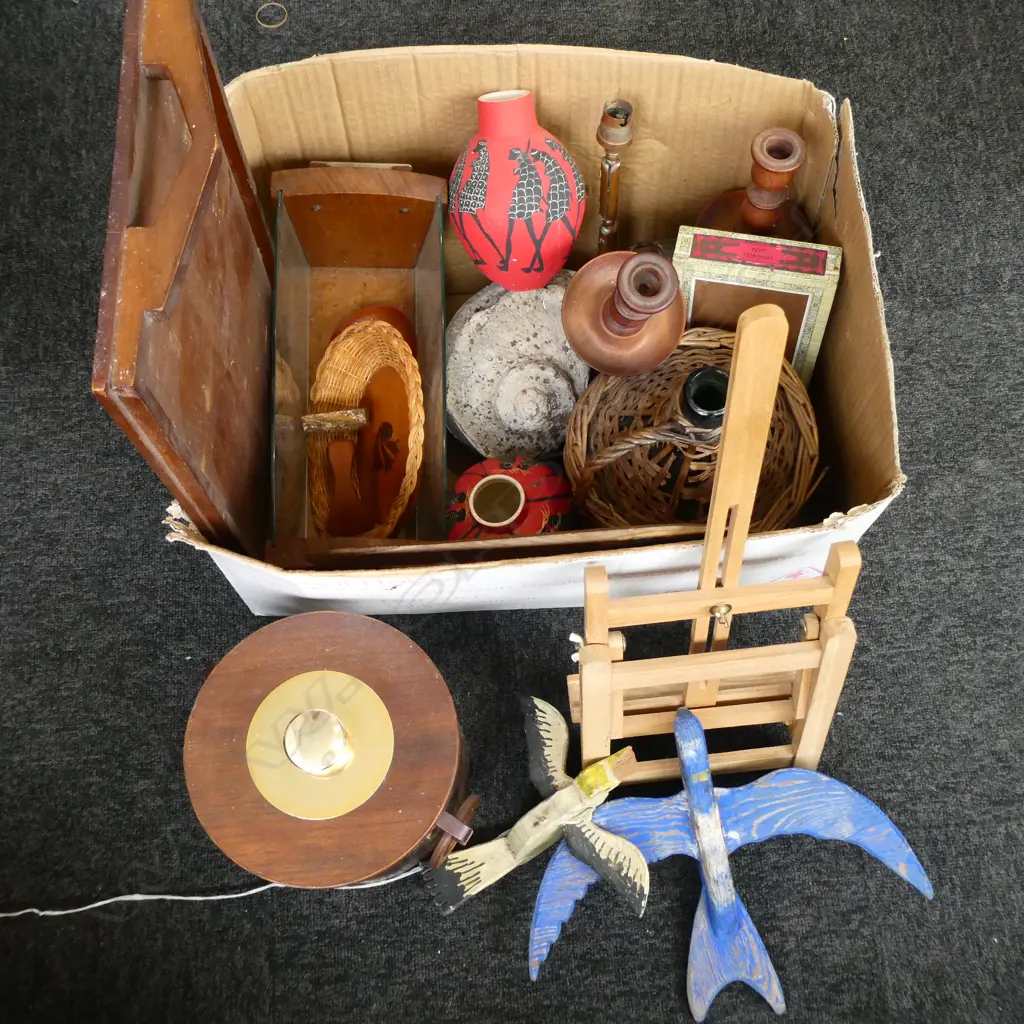 WOODEN ITEMS; TRAY, EASEL ETC Image 1++