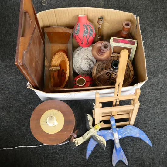 WOODEN ITEMS; TRAY, EASEL ETC