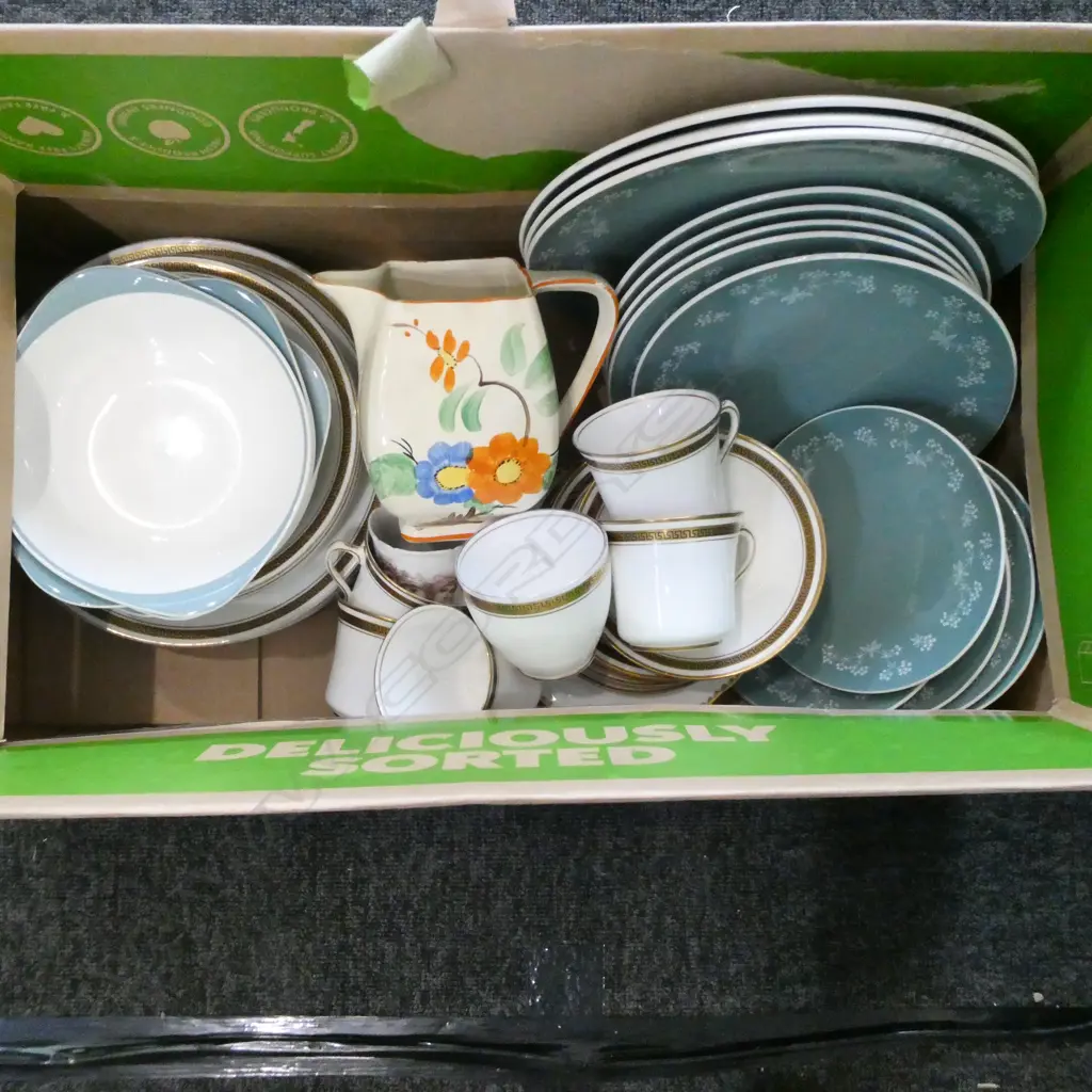 ASST. CHINA; ROYAL DOULTON 'QUEENSLACE' PLATES ETC Image 1++