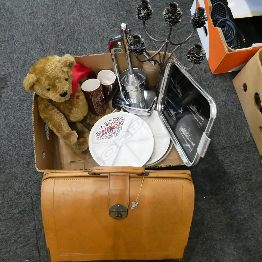 TEDDY BEAR, RETRO BRIEFCASE, ORANGE JUICER, 4 LE CREUSET PLATES ETC Image 1++