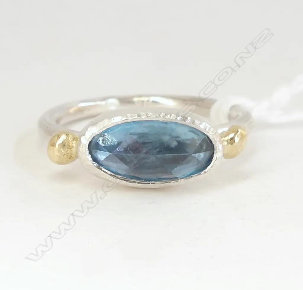 18CT GOLD AND STERLING SILVER LONDON BLUE TOPAZ RING HAND MADE BY HELEN ELIZABETH JEWELLERY SIZE M Image 1++