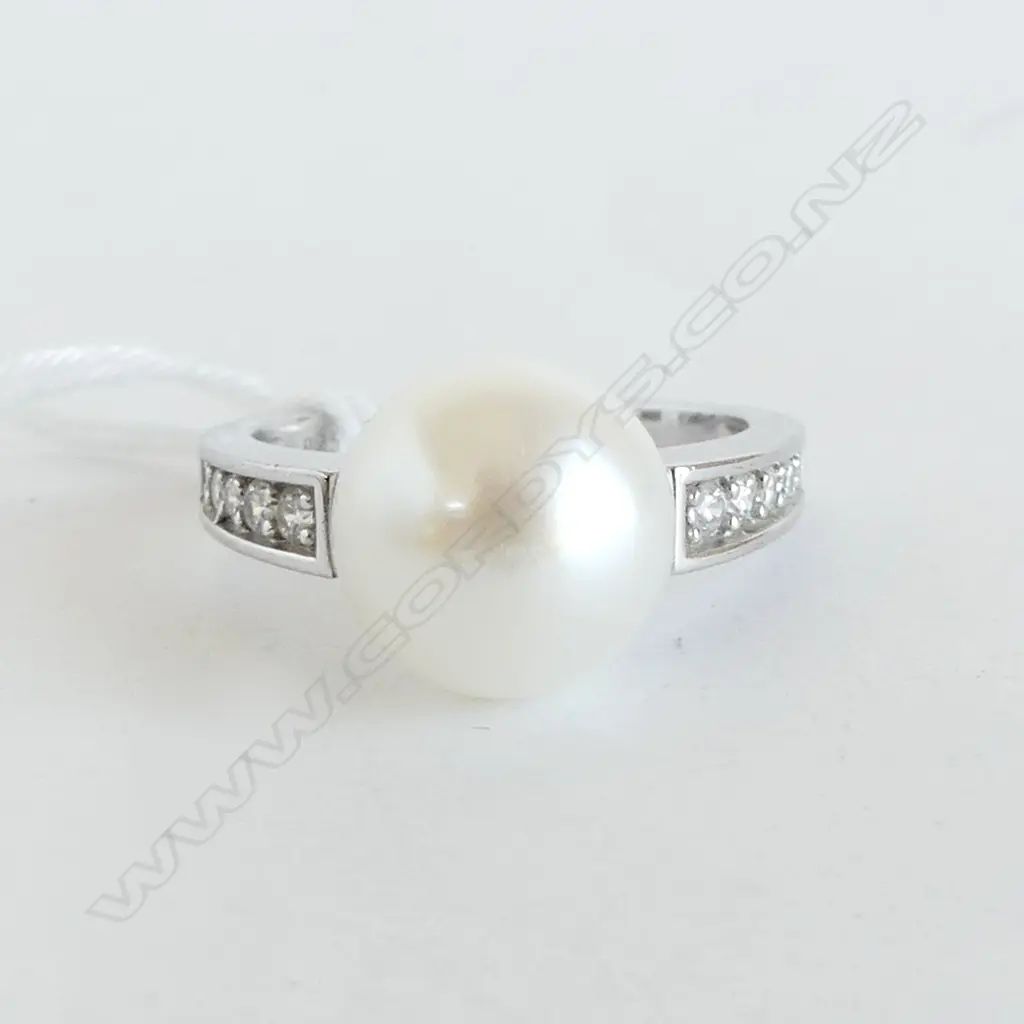SILVER & FRESH WATER CULTURED PEARL RING SIZE Q Image 1++