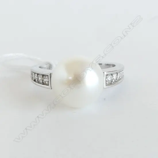SILVER & FRESH WATER CULTURED PEARL RING SIZE Q